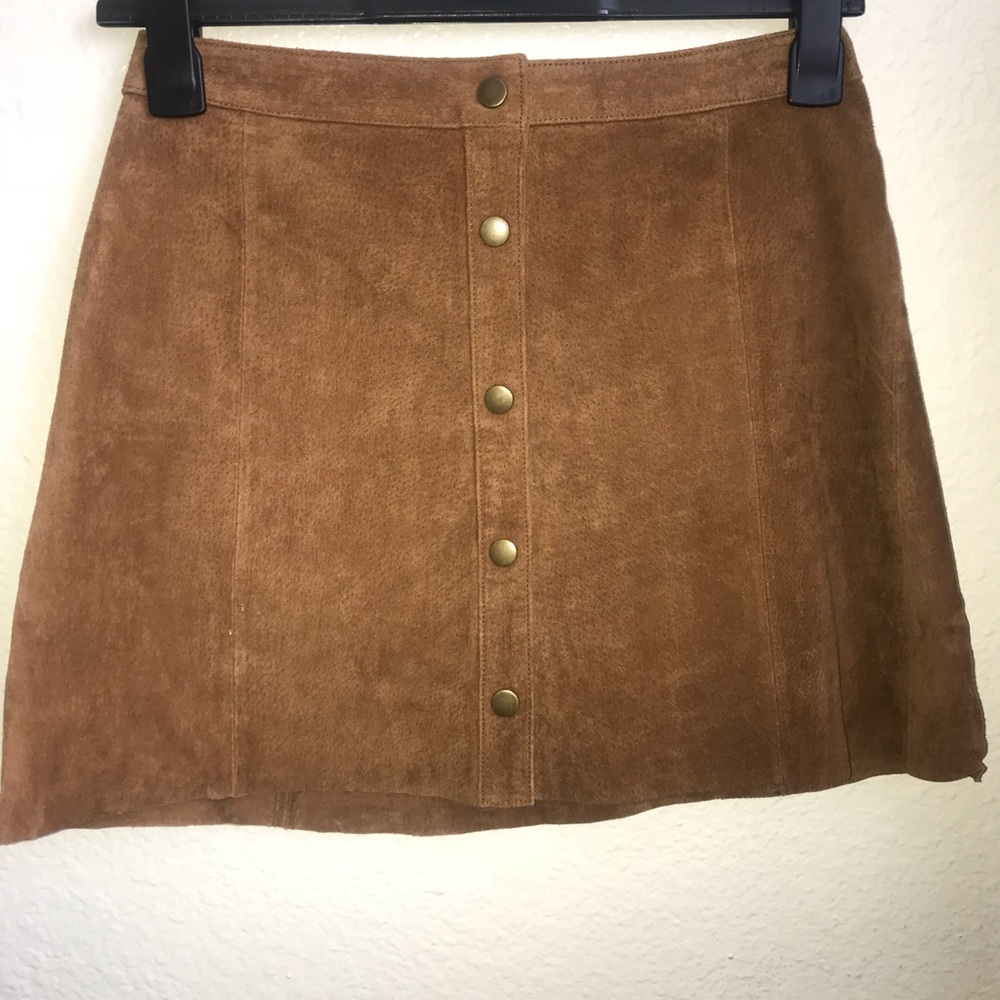 Brown skirt button up